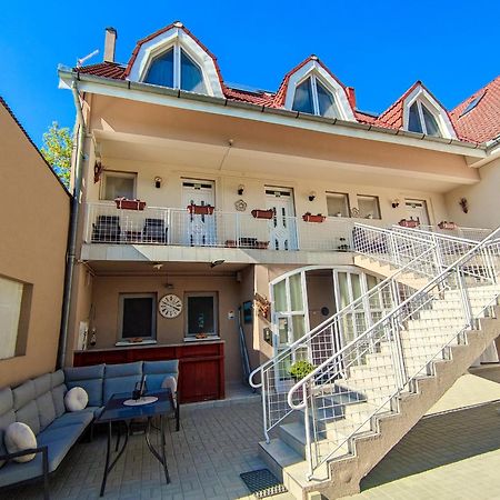 Weinberger Vendeghaz Hotel Zamárdi Екстериор снимка