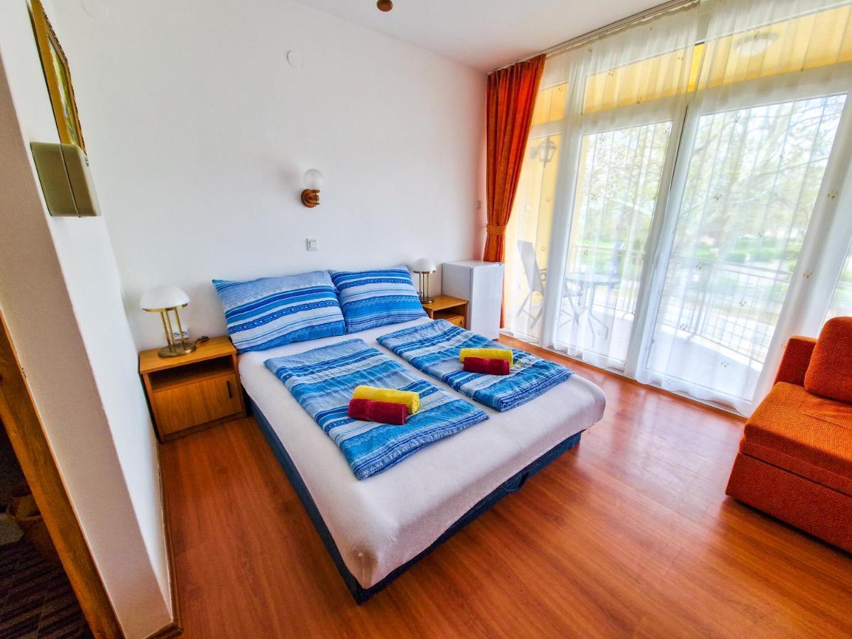 Weinberger Vendeghaz Hotel Zamárdi Екстериор снимка