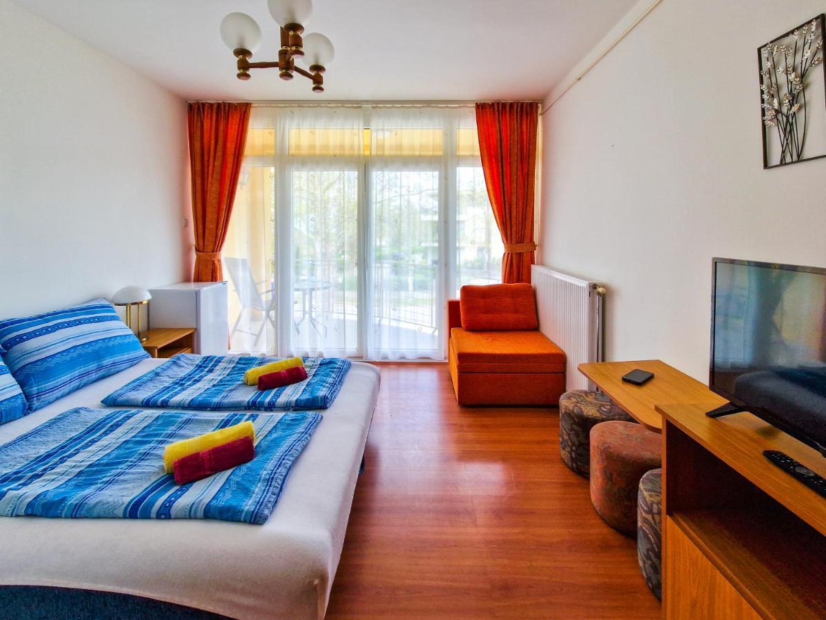 Weinberger Vendeghaz Hotel Zamárdi Екстериор снимка