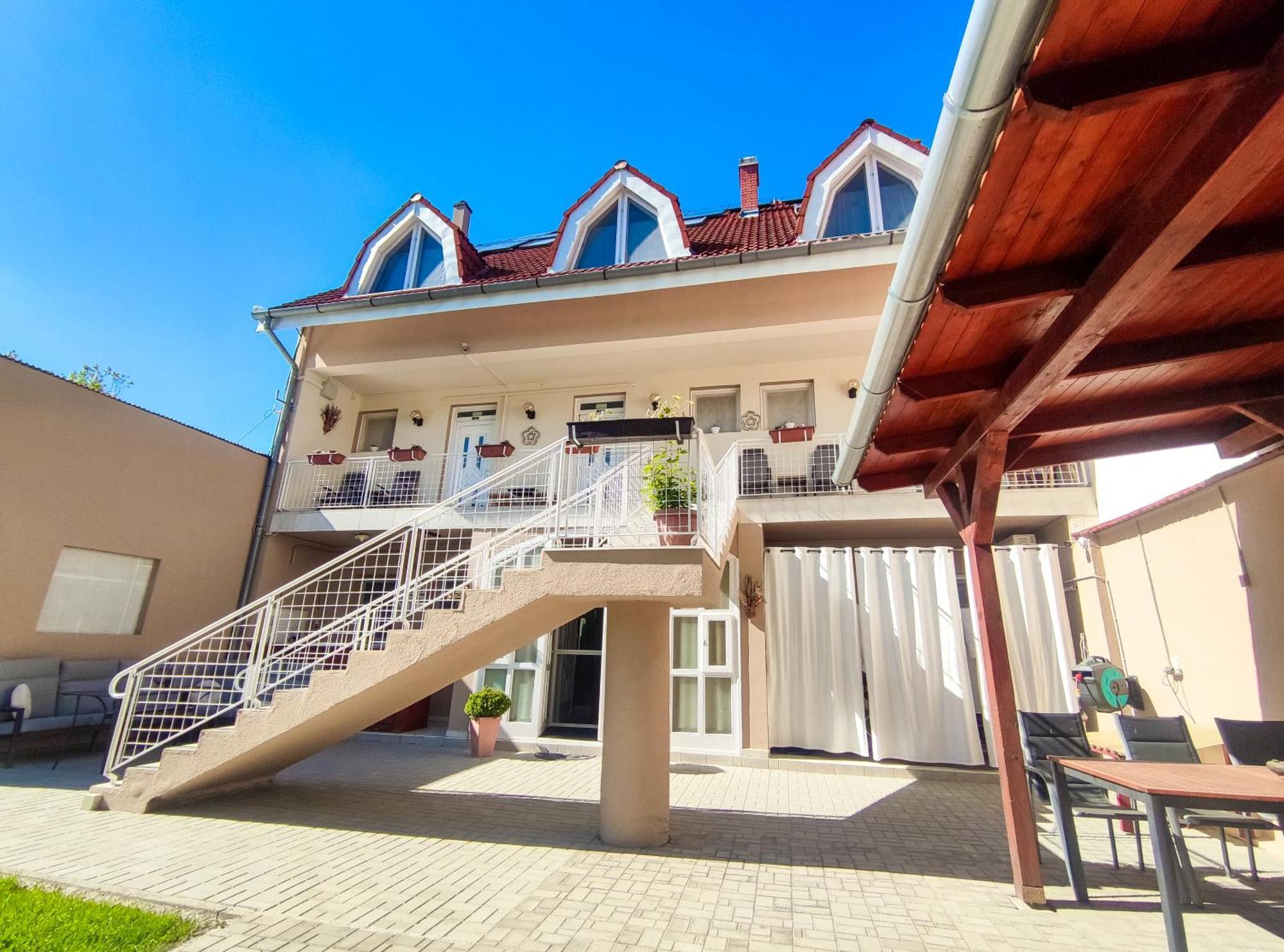 Weinberger Vendeghaz Hotel Zamárdi Екстериор снимка