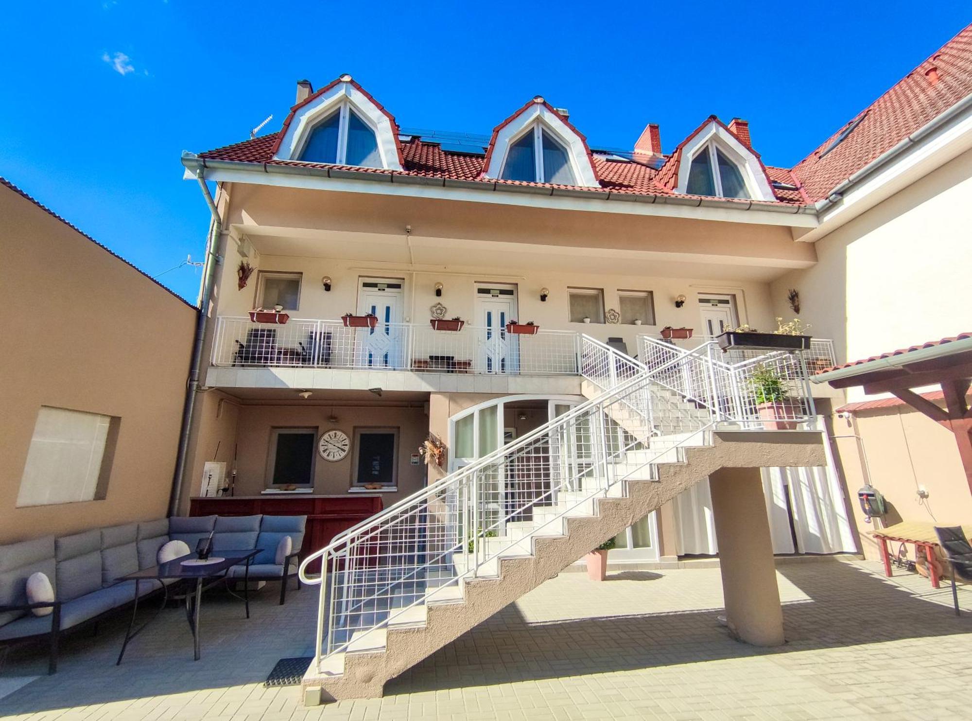 Weinberger Vendeghaz Hotel Zamárdi Екстериор снимка