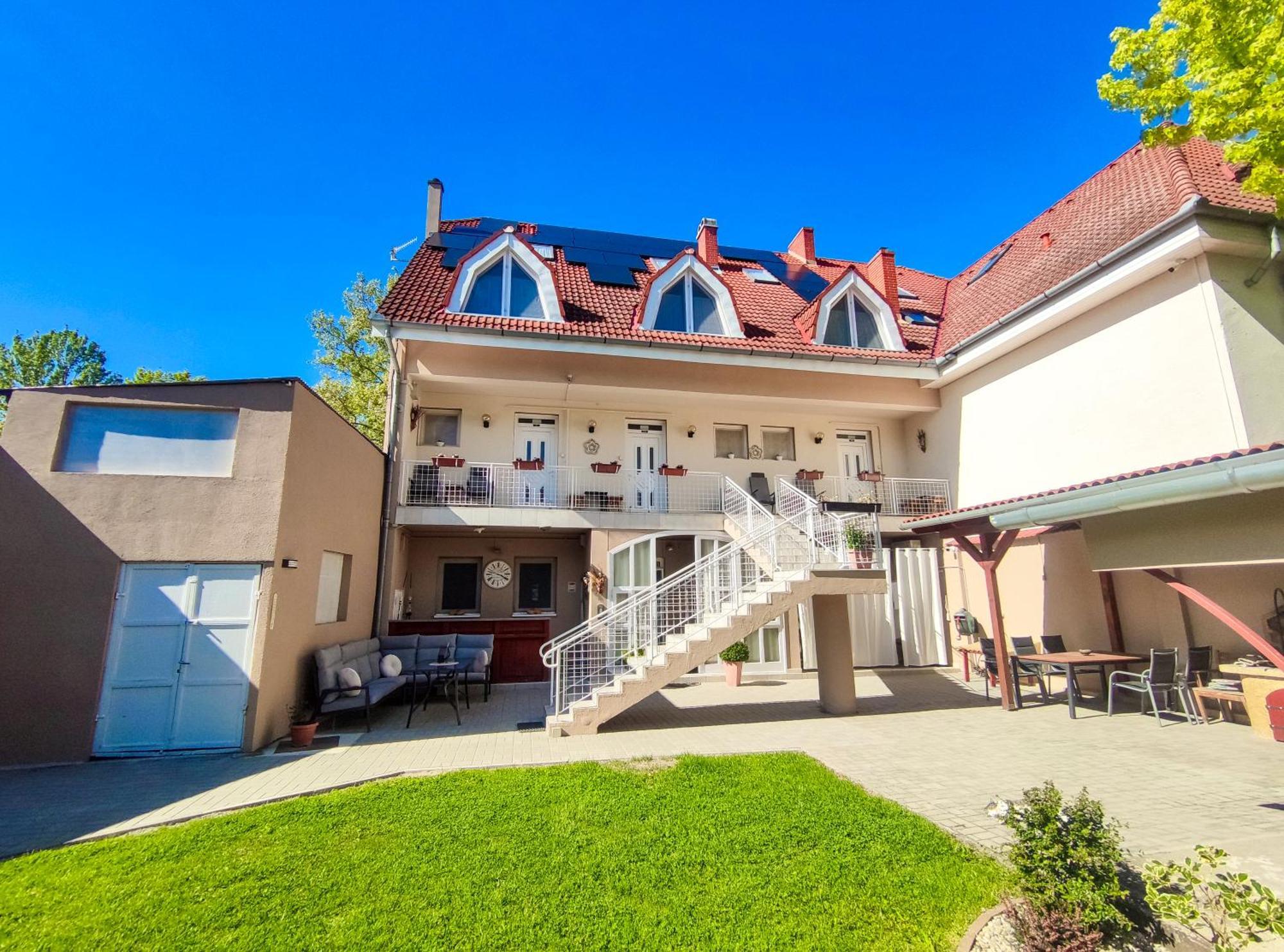 Weinberger Vendeghaz Hotel Zamárdi Екстериор снимка